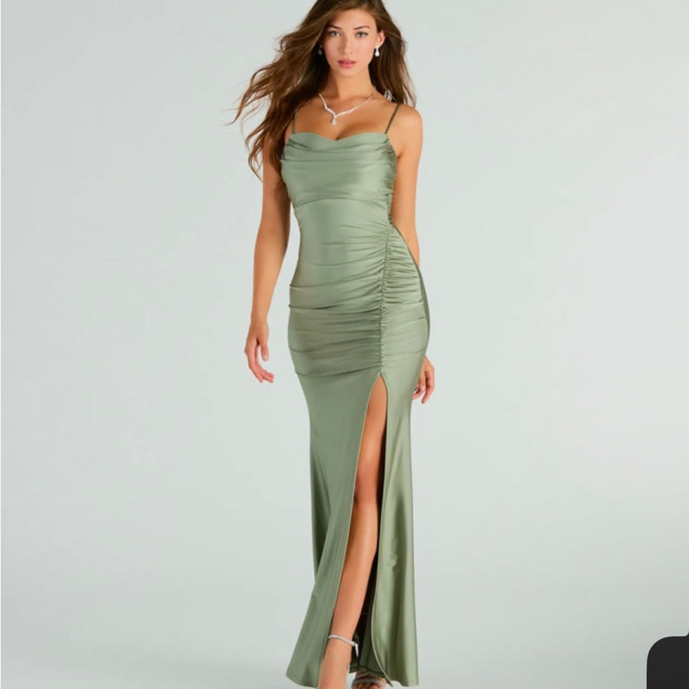 Prom dress XS, brand new with tags. Decided on black instead. Non-refundable.